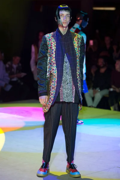 Look 4